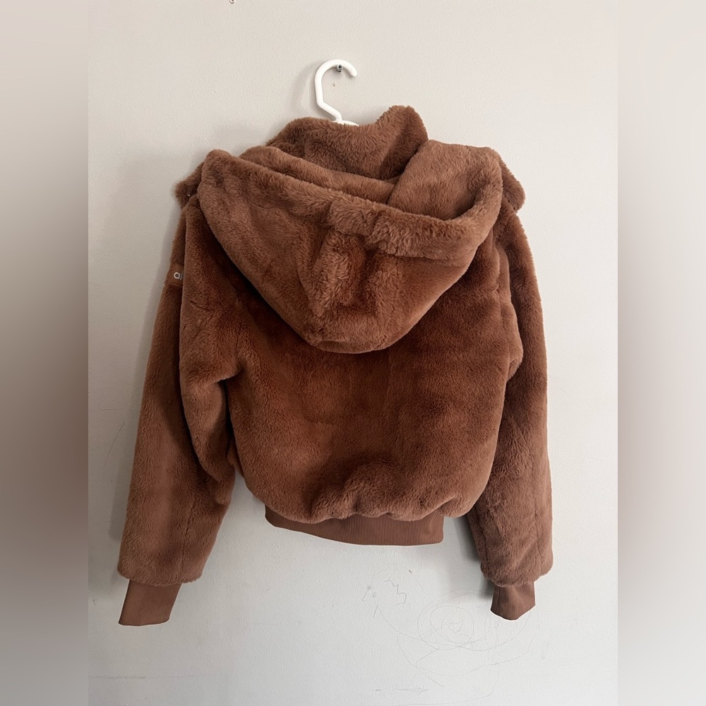Alo Yoga Faux Foxy Fur Cropped Jacket Toasted Almond Sz XS W Removable Hoodie - Picture 5 of 7